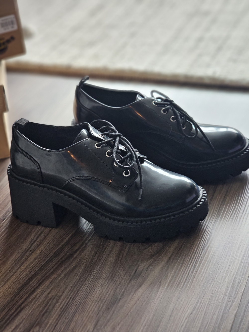 Steve Madden Black Patent Lace-Up Chunky Heel Oxfords US8.5m